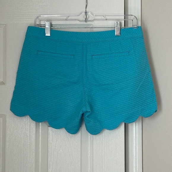 Lilly Pulitzer The Buttercup Short Blue Scallop Hem 5 inch inseam Cumulus Size 2 - Picture 2 of 6